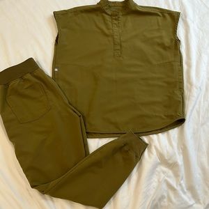 Figs scrubs set. Martini Olive Rafaela Top XXS & Zamora High Waist Joggers XSP